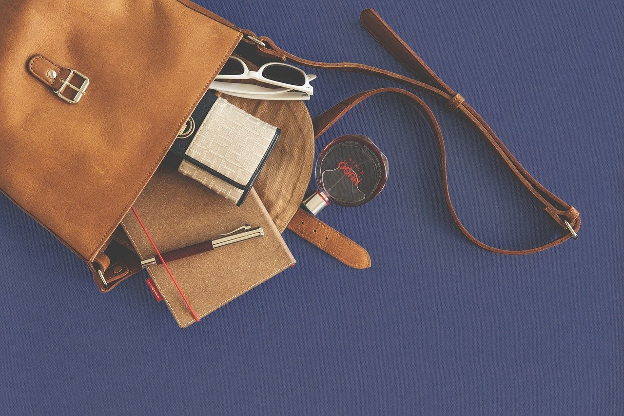 Dating, WildOne Forever, dating tips, purse secrets