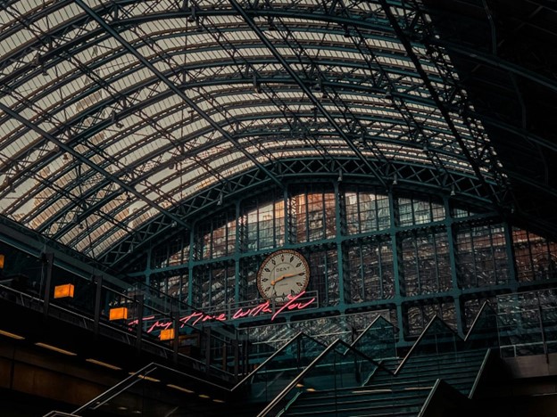 Romantic Rendezvous in London: Unveiling the Charms near St. Pancras